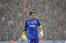 多米APP下载-夏季联赛转会风云：迈阿密热火盯上锋线强援，王曼昱或成交易筹码